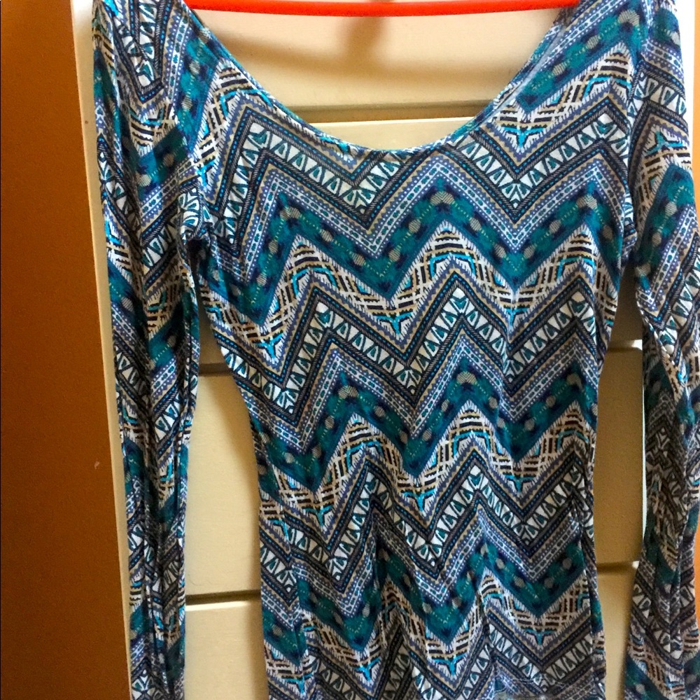 Long sleeve scoopneck top